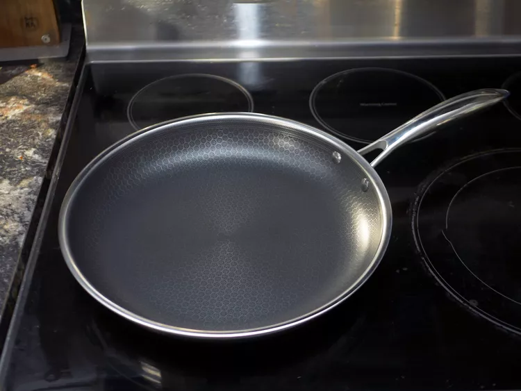 Hexcladonstovetop-896dfd10c7ea4a7c89907e6b528492d9